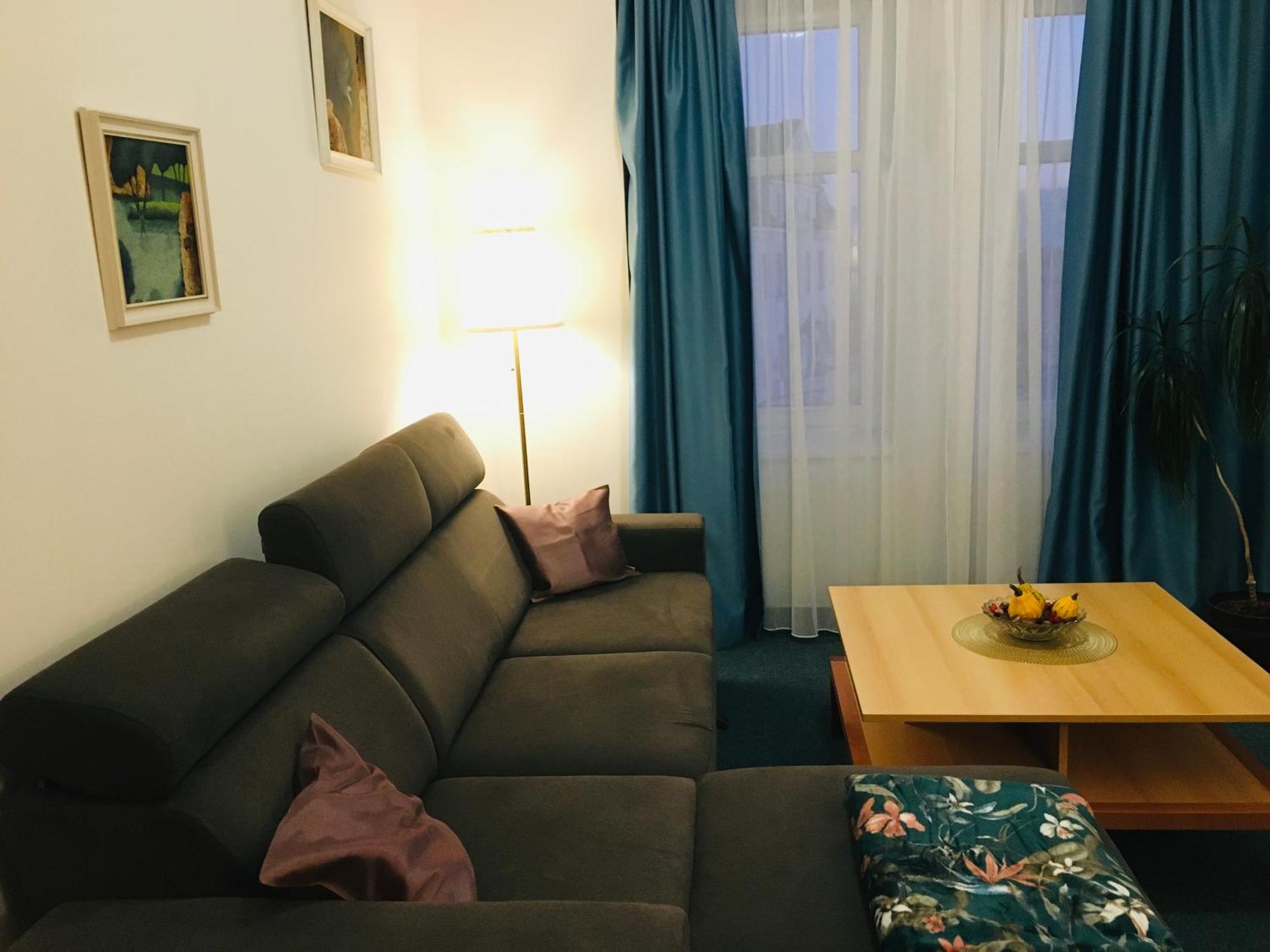 Penzion Hotelu Central Dvur Kralove nad Labem Exterior photo
