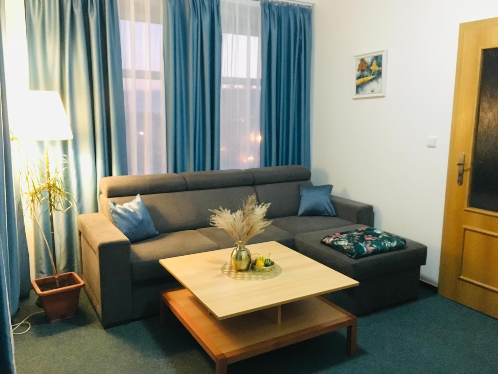 Penzion Hotelu Central Dvur Kralove nad Labem Exterior photo