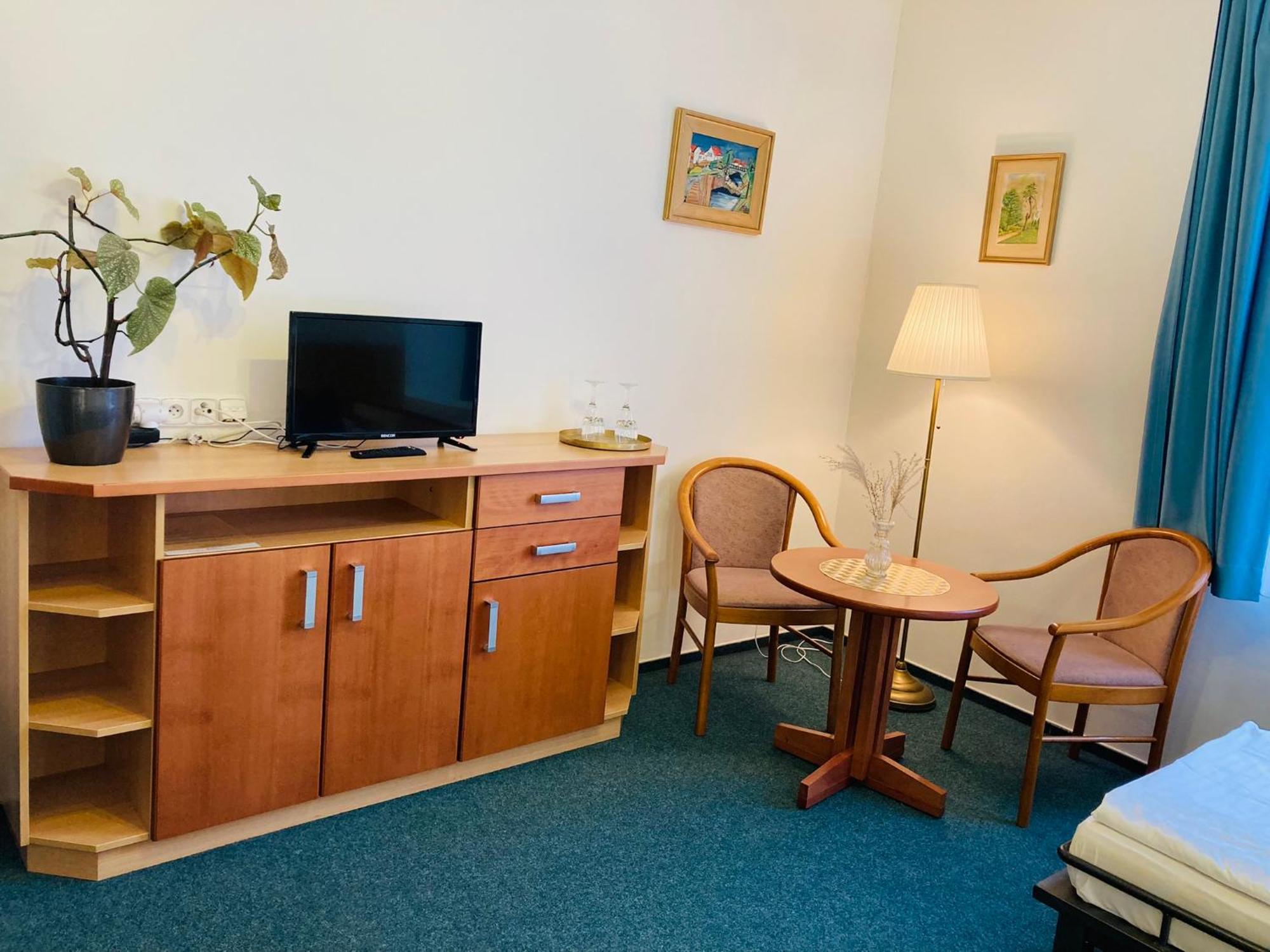 Penzion Hotelu Central Dvur Kralove nad Labem Exterior photo